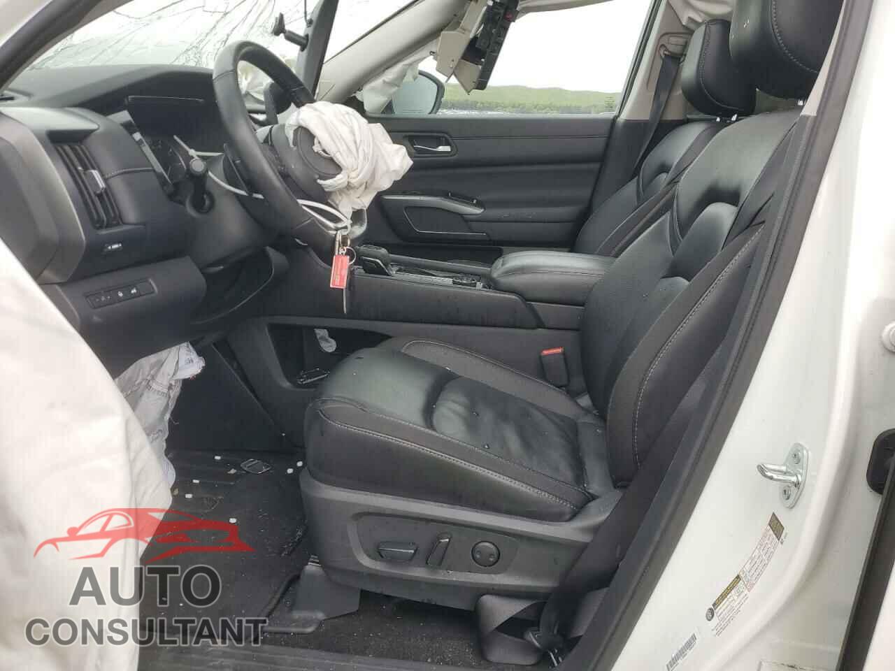 NISSAN PATHFINDER 2023 - 5N1DR3CD3PC261392