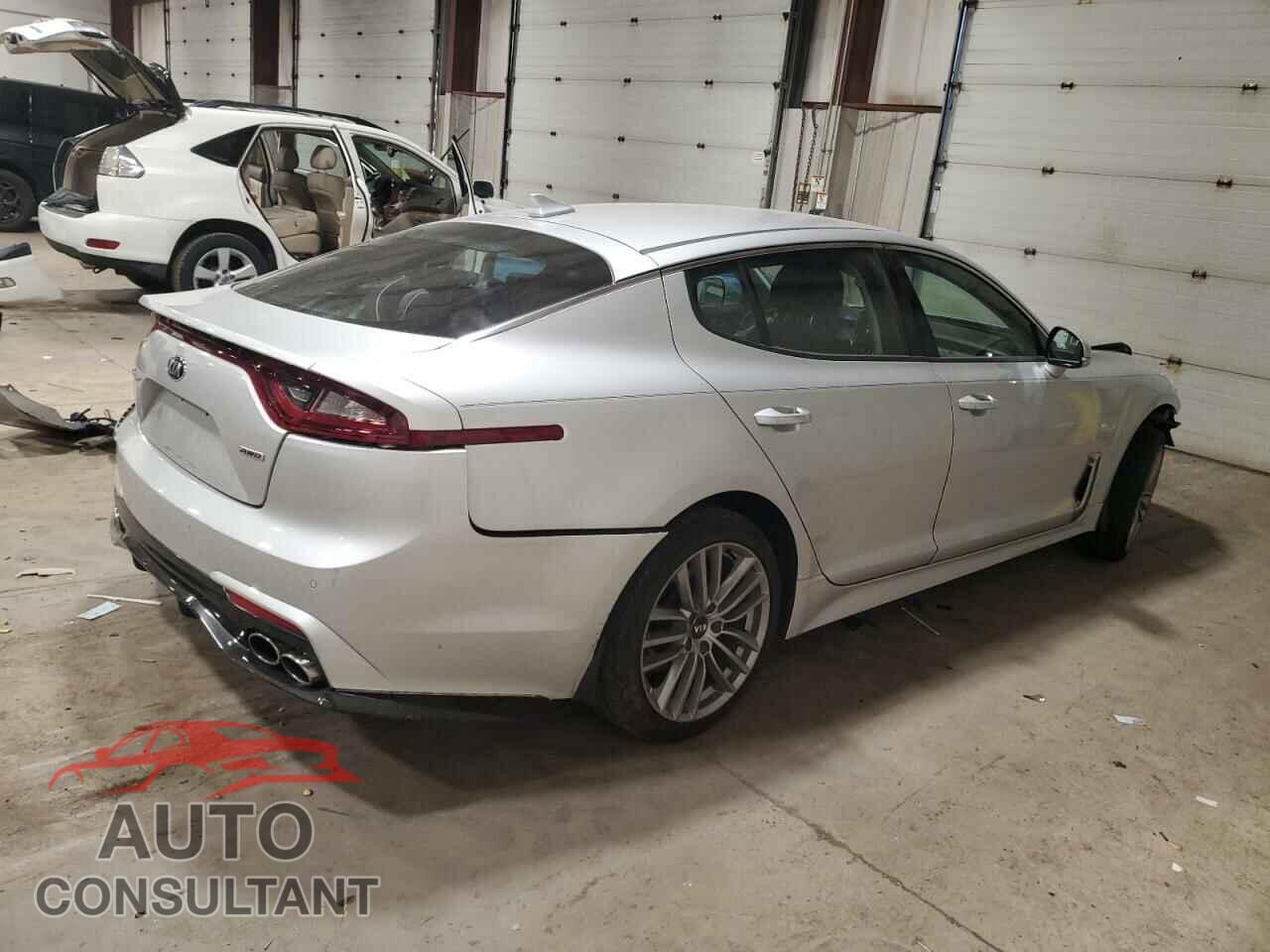KIA STINGER 2018 - KNAE15LA1J6017261