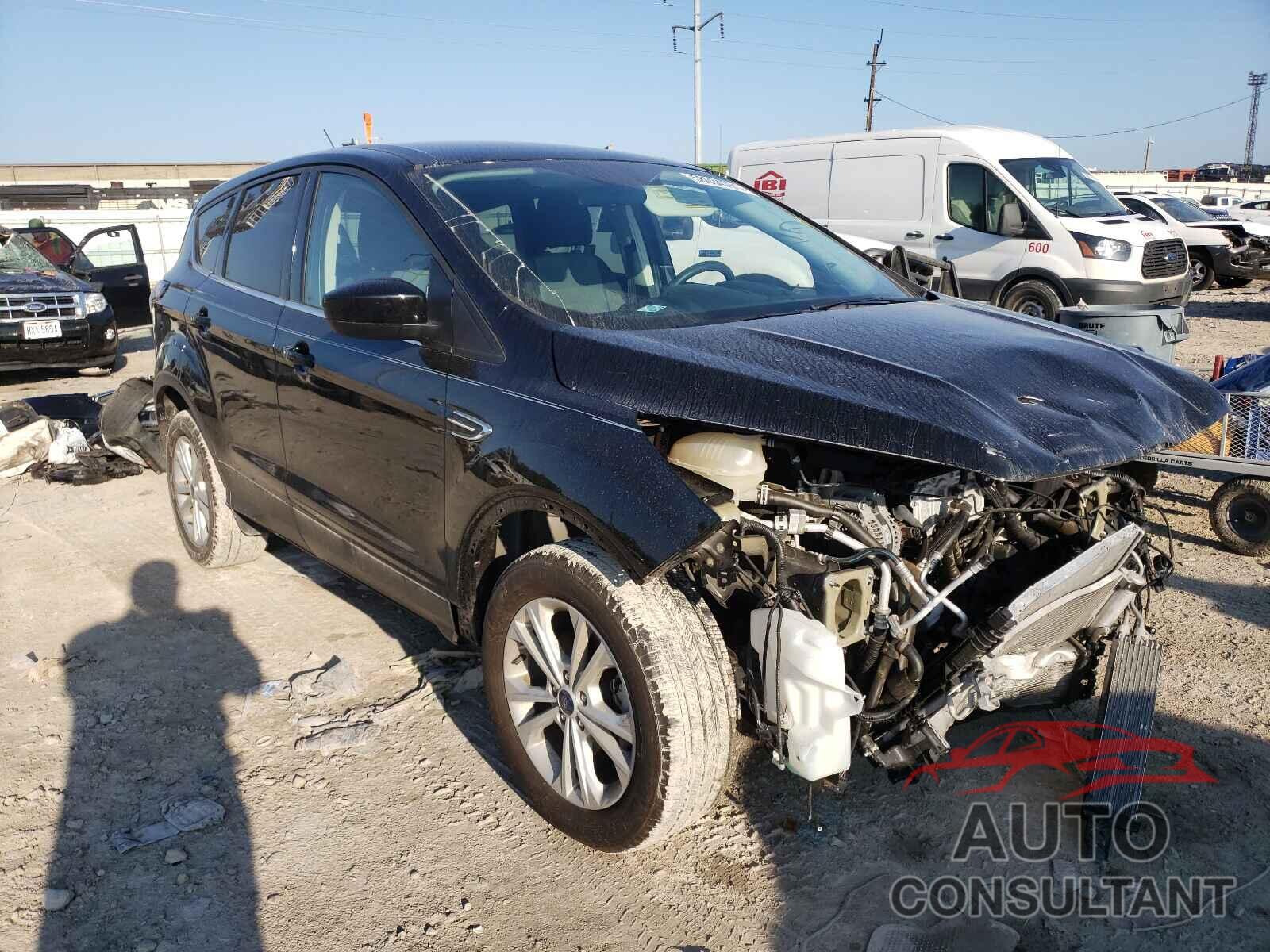 FORD ESCAPE 2017 - 1FMCU0GD7HUD50459