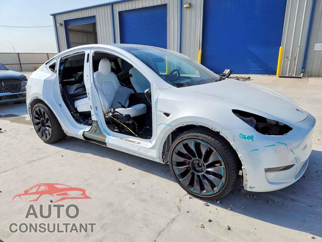 TESLA MODEL Y 2023 - 7SAYGDEF2PF595872