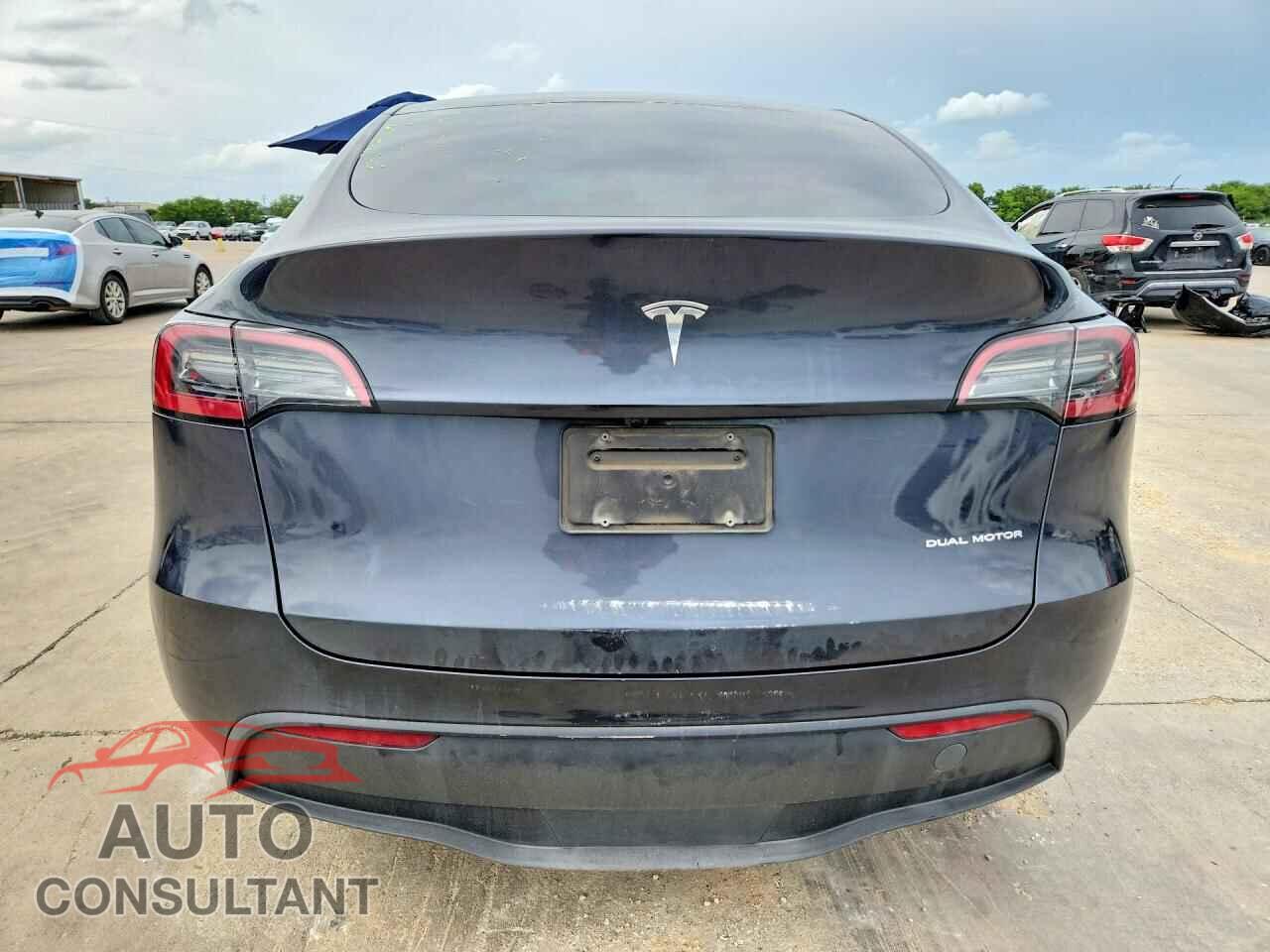 TESLA MODEL Y 2024 - 7SAYGDEE4RA328594