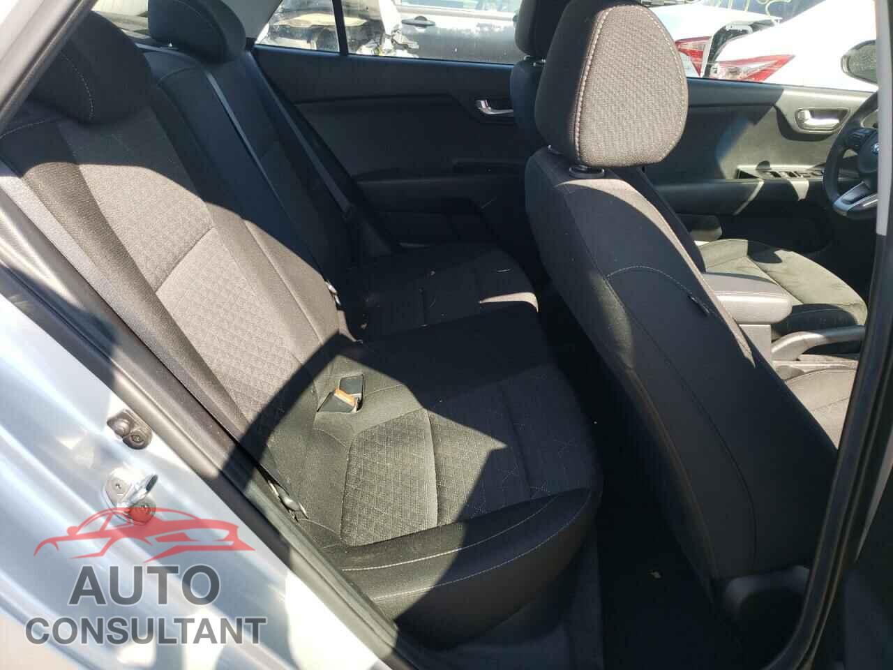 KIA RIO 2018 - 3KPA24AB9JE136366