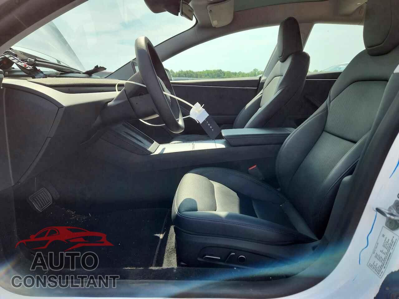 TESLA MODEL 3 2025 - 5YJ3E1EB3SF069963