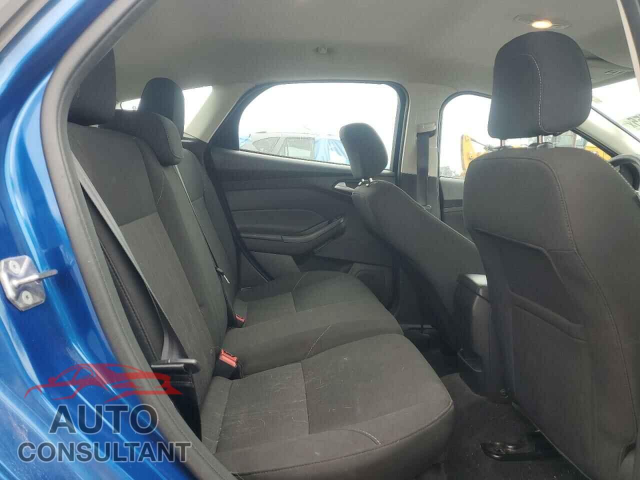 FORD FOCUS 2018 - 1FADP3K24JL219949