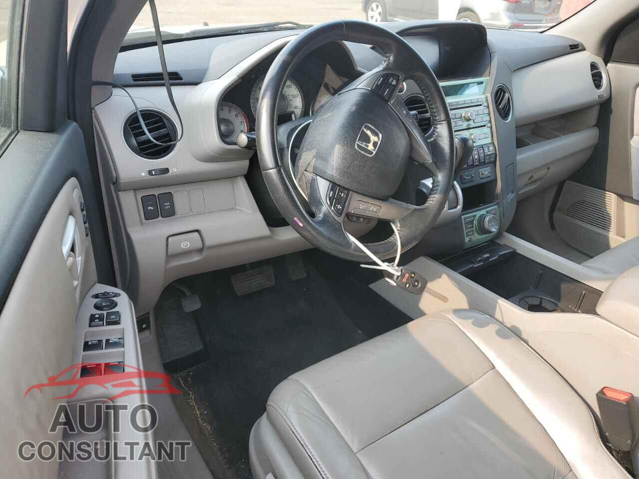 HONDA PILOT 2011 - 5FNYF4H91BB074060