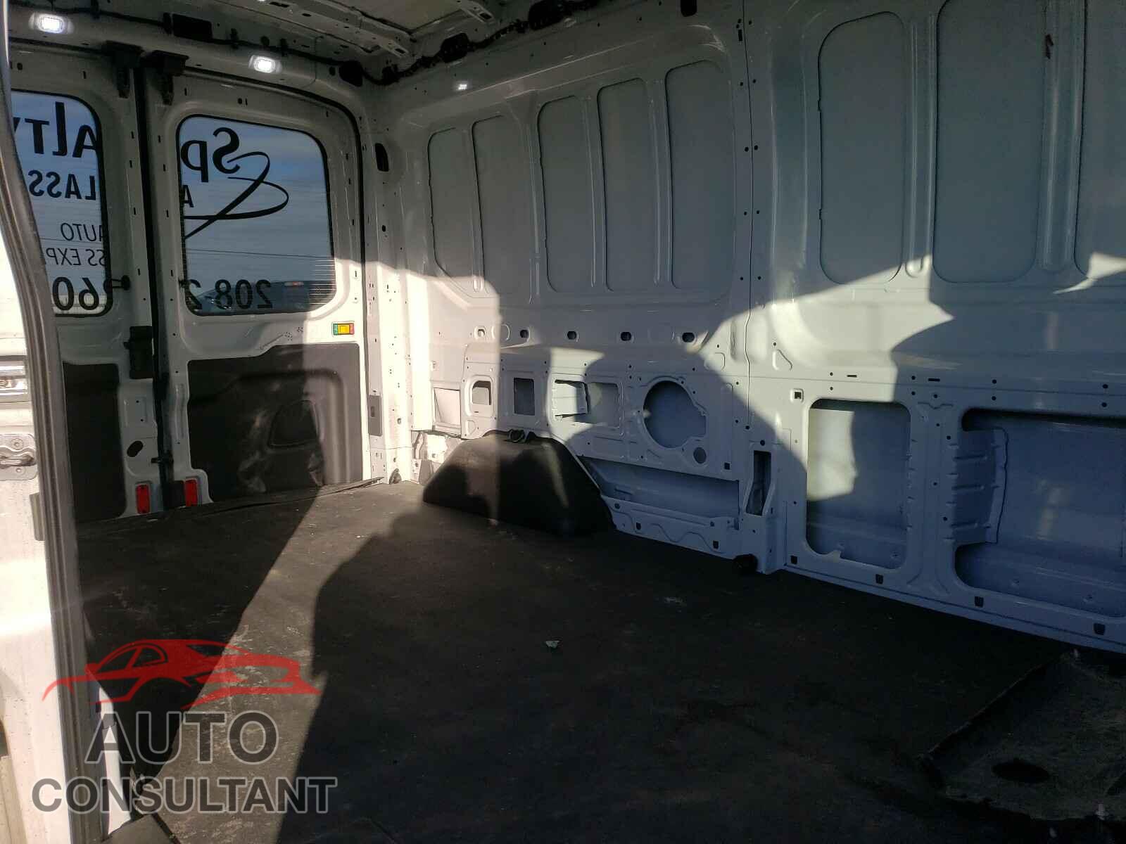 FORD TRANSIT CO 2020 - 1FTBR2C84LKA14021