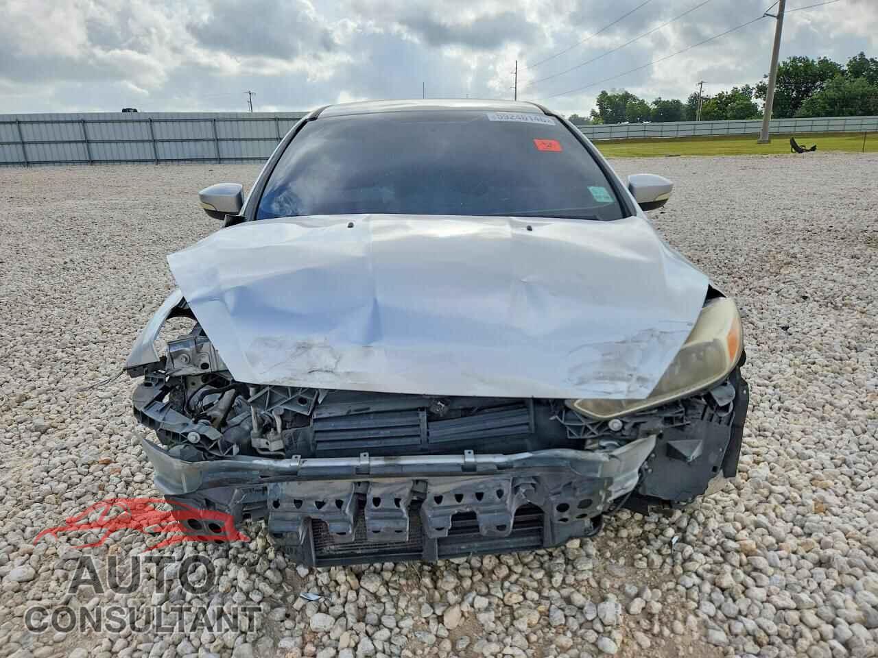 FORD FOCUS 2017 - 1FADP3K28HL247019