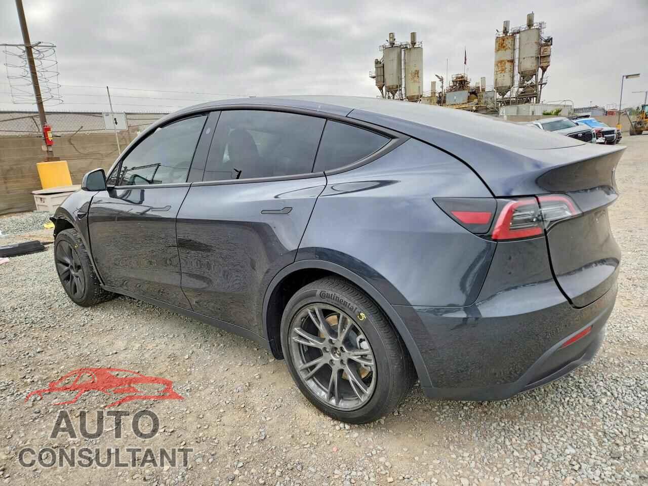 TESLA MODEL Y 2024 - 7SAYGDED8RF211336