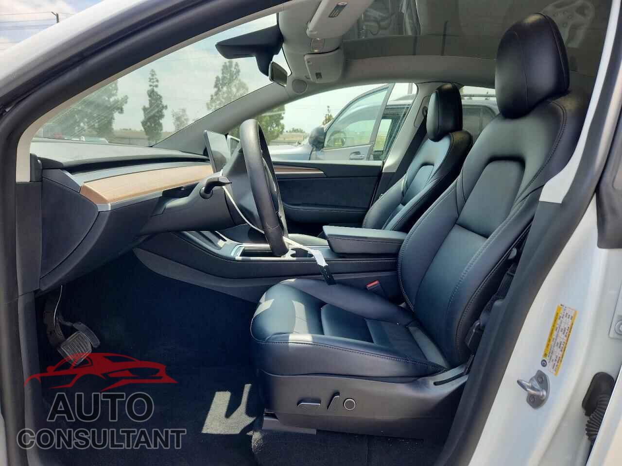 TESLA MODEL Y 2023 - 7SAYGAEE2PF584411