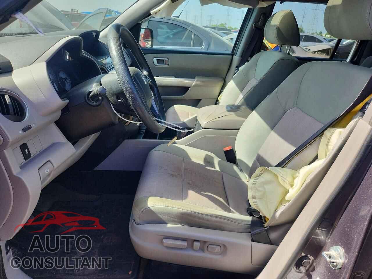 HONDA PILOT 2015 - 5FNYF4H3XFB015591