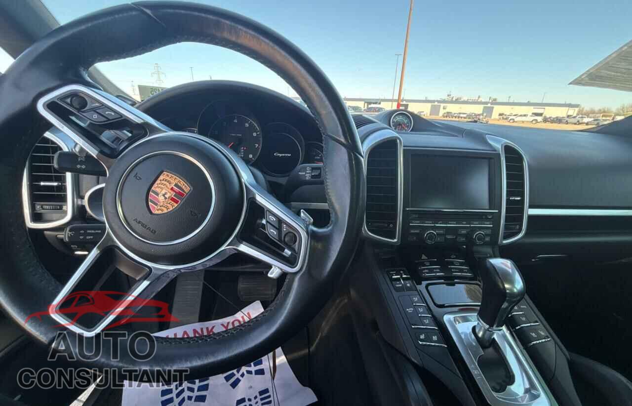 PORSCHE CAYENNE 2016 - WP1AA2A27GLA08326