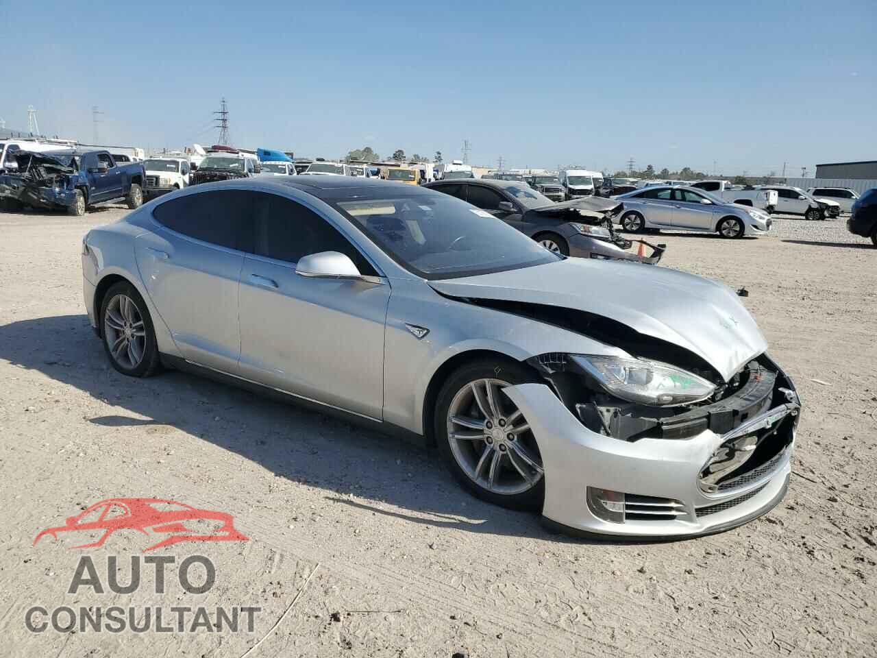 TESLA MODEL S 2013 - 5YJSA1CG3DFP08951