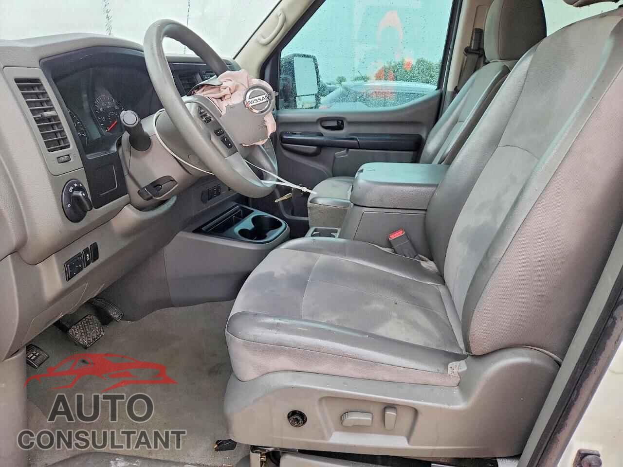 NISSAN NV 2016 - 5BZAF0AA4GN850981