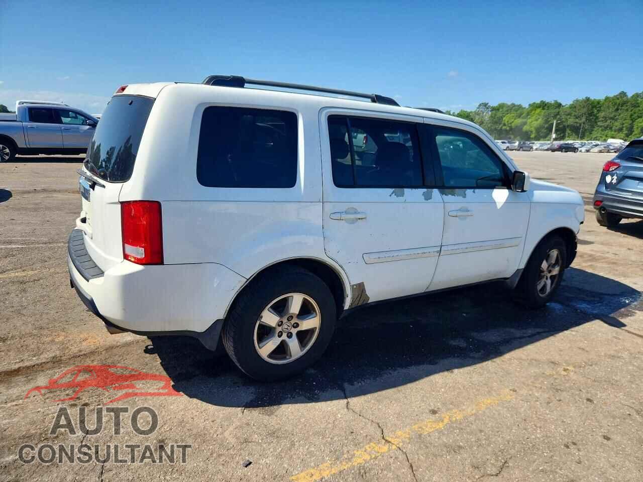 HONDA PILOT 2011 - 5FNYF3H52BB011928