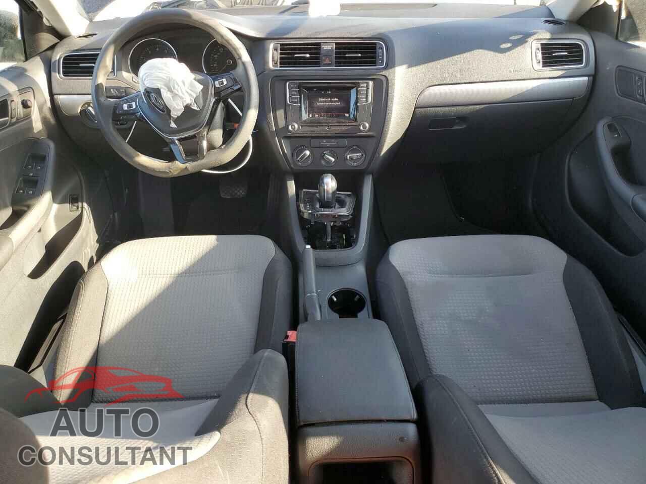VOLKSWAGEN JETTA 2017 - 3VW2B7AJ1HM377235