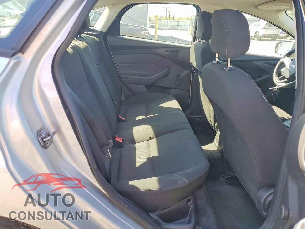 FORD FOCUS 2015 - 1FADP3E22FL286309