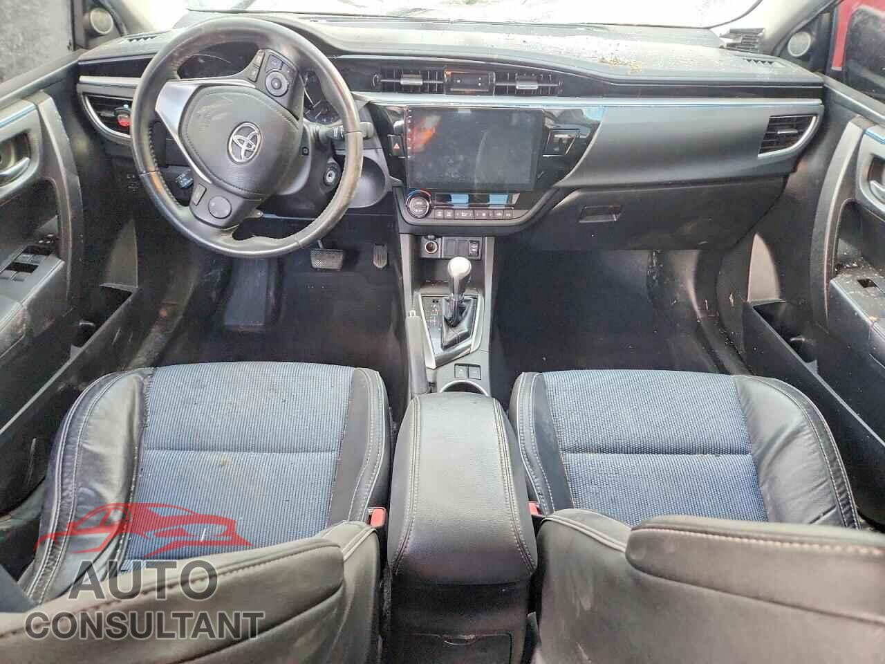 TOYOTA COROLLA 2015 - 5YFBURHE8FP219840