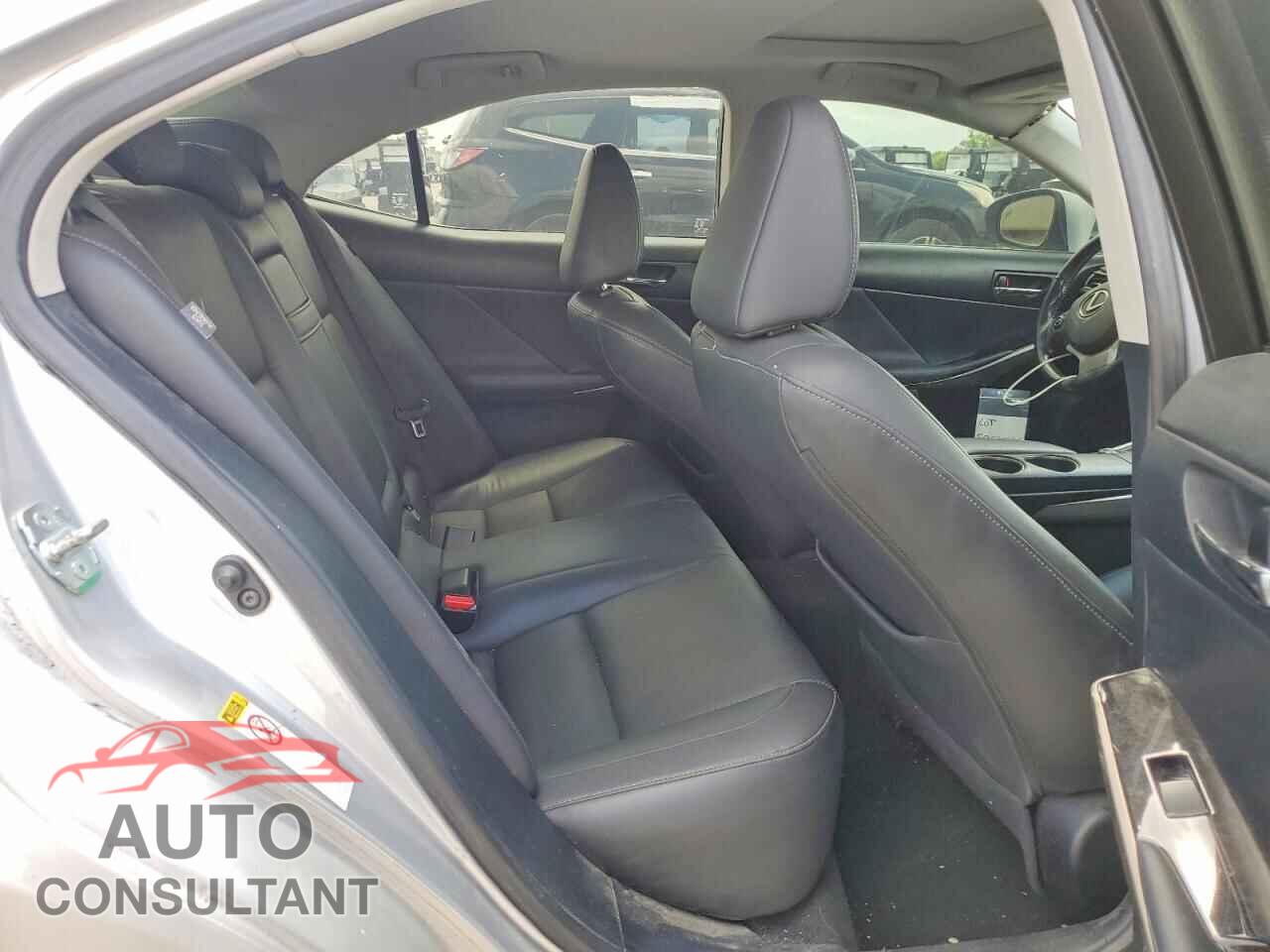 LEXUS IS 2016 - JTHBA1D25G5018920