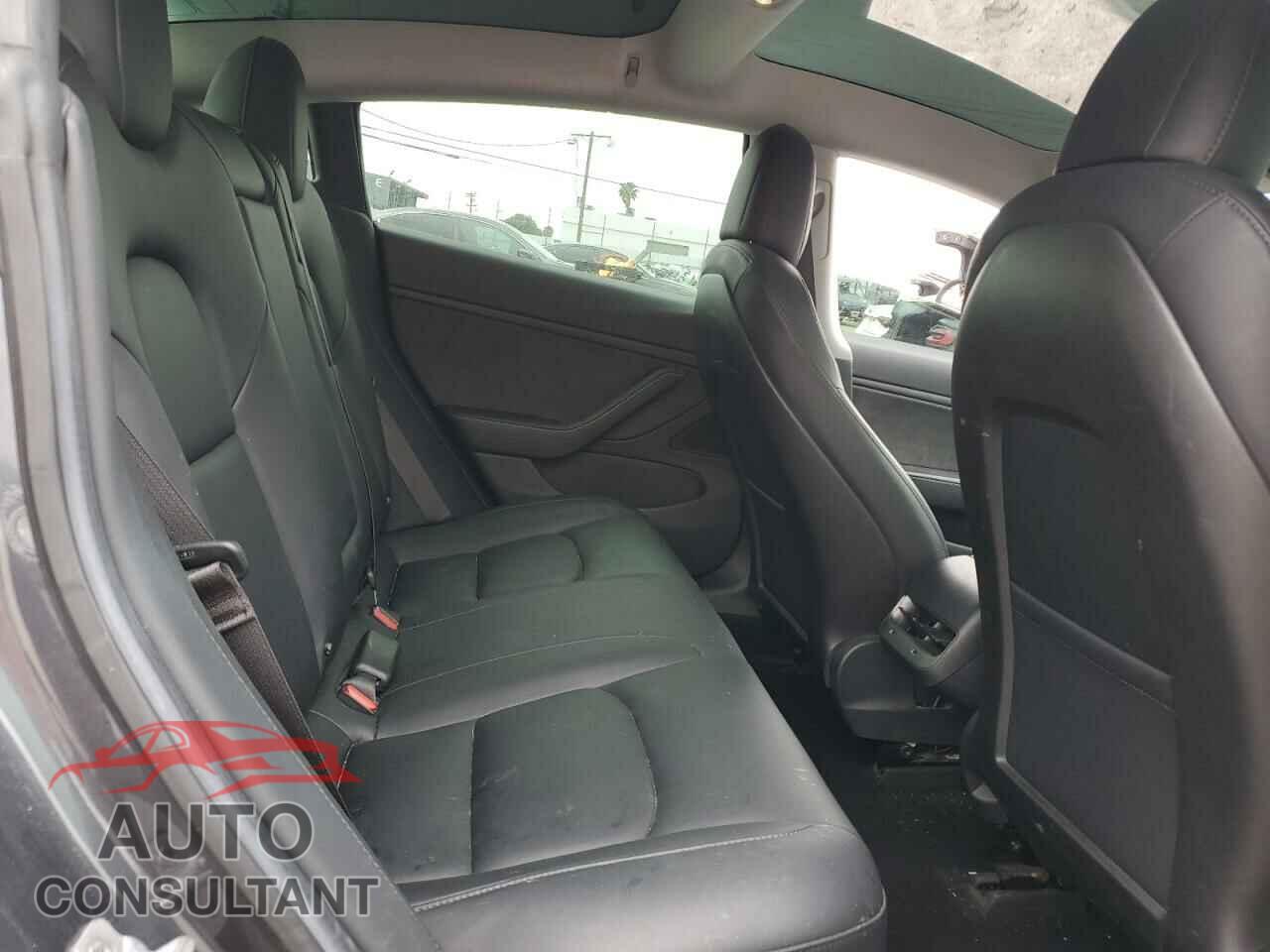 TESLA MODEL 3 2018 - 5YJ3E1EA5JF059361