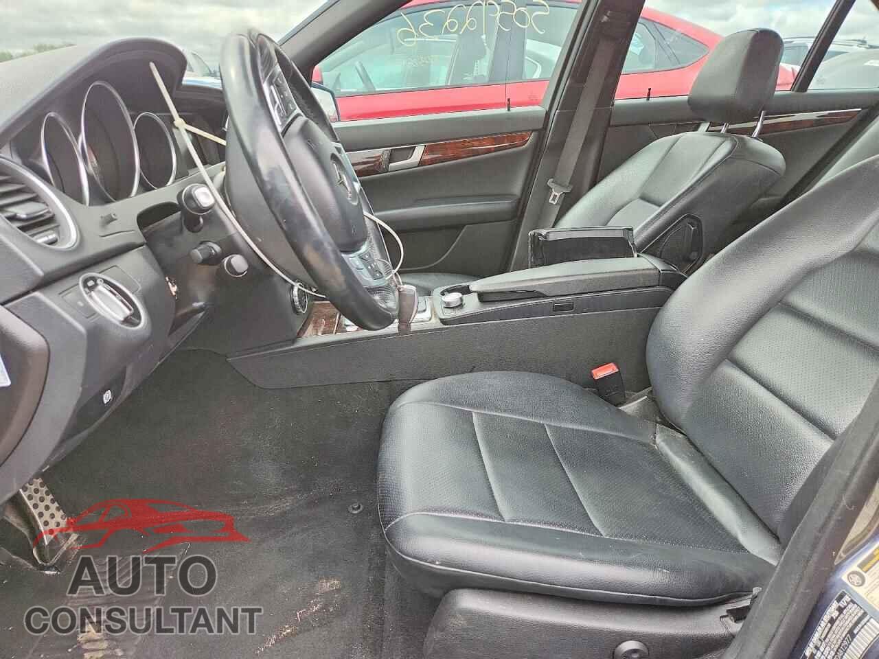 MERCEDES-BENZ C-CLASS 2013 - WDDGF8AB7DA812977