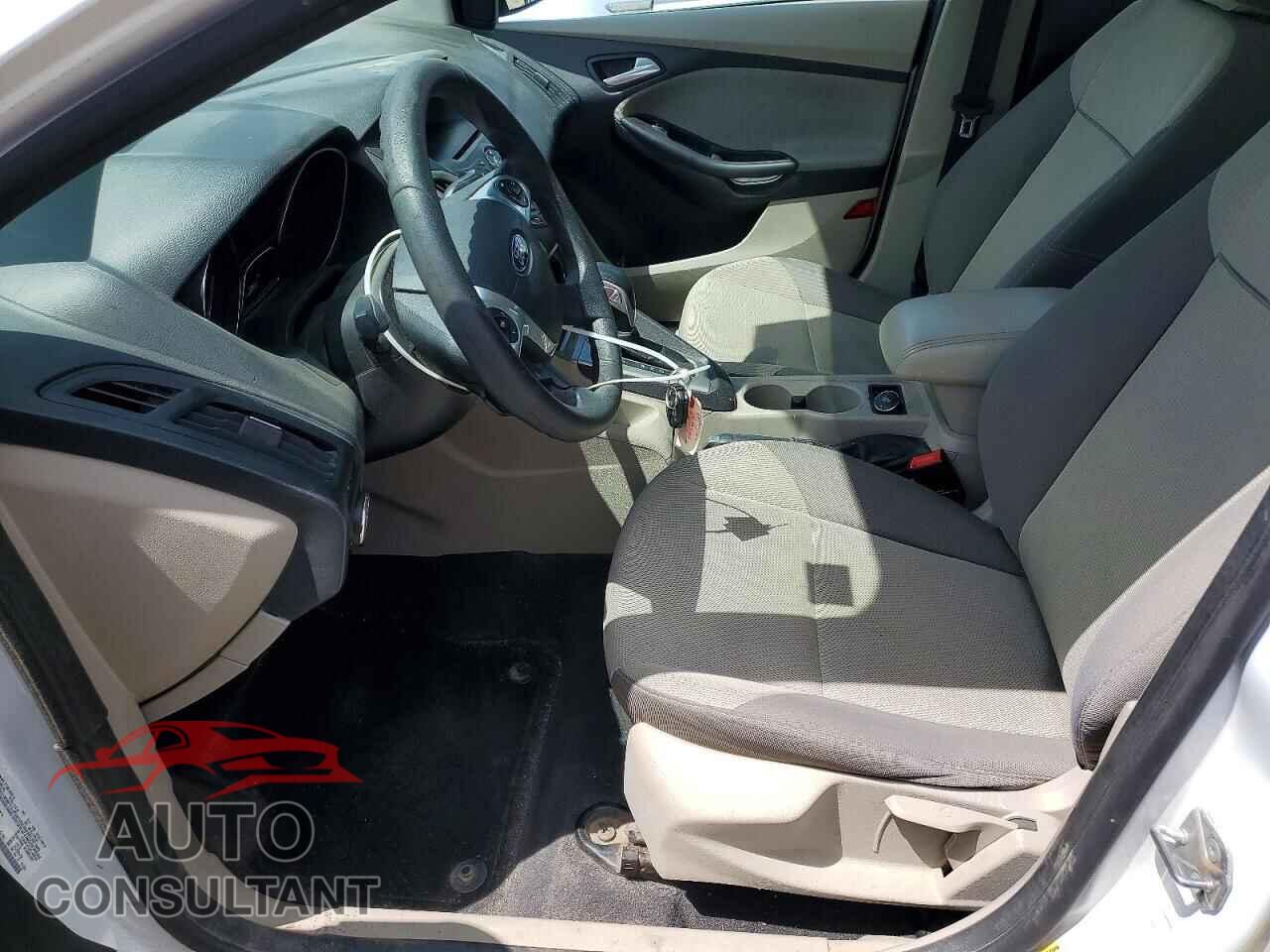 FORD FOCUS 2014 - 1FADP3F29EL427020