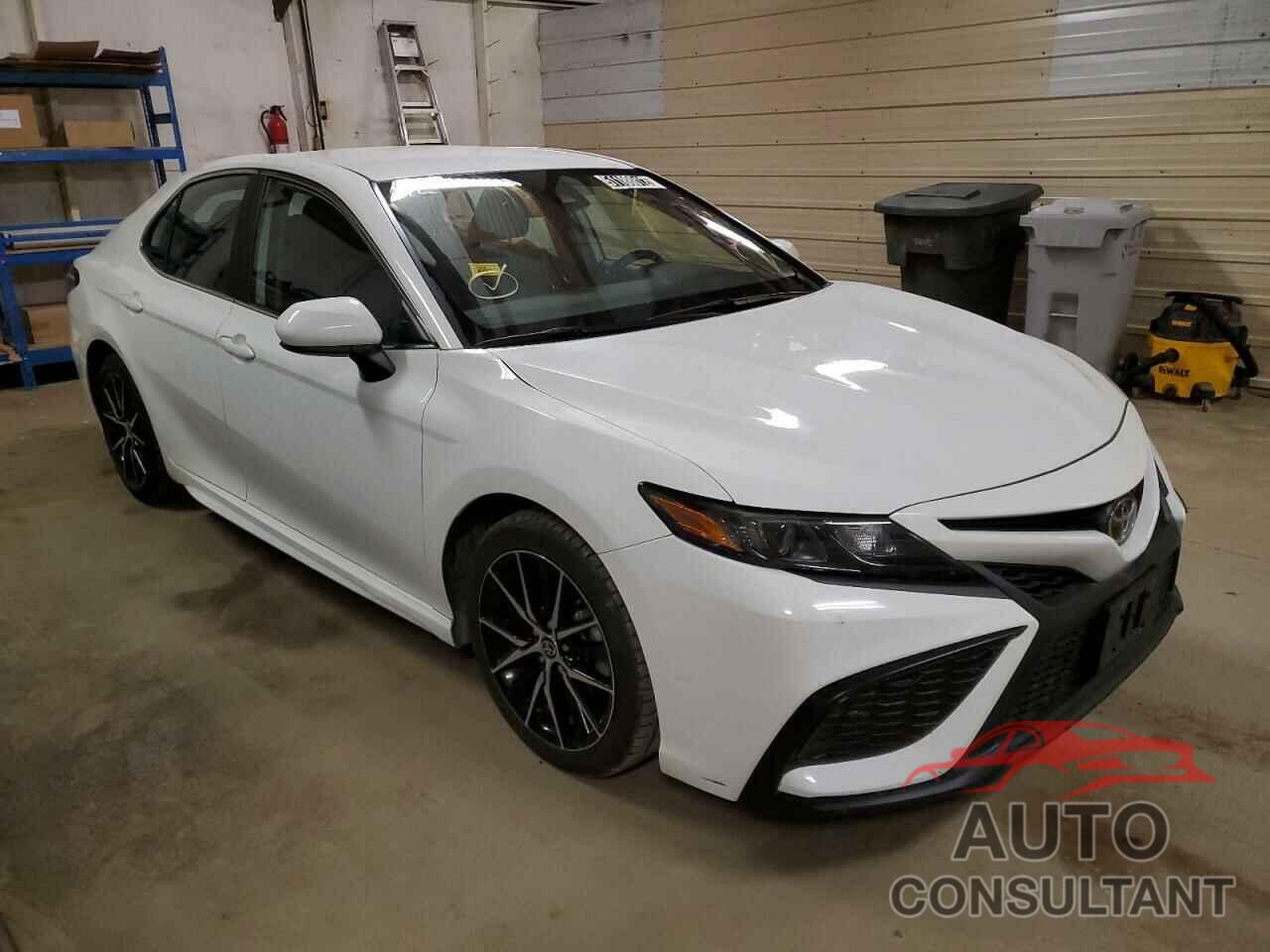 TOYOTA CAMRY 2021 - 4T1G11AK2MU517571