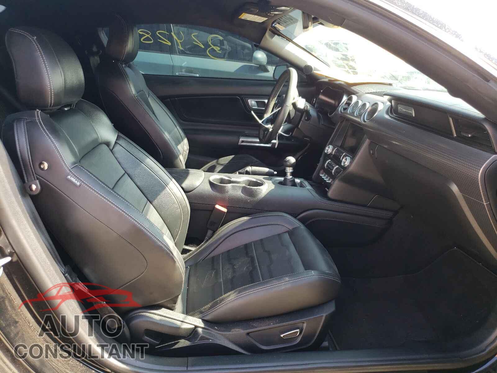 FORD MUSTANG 2018 - 1FA6P8CF8J5105089