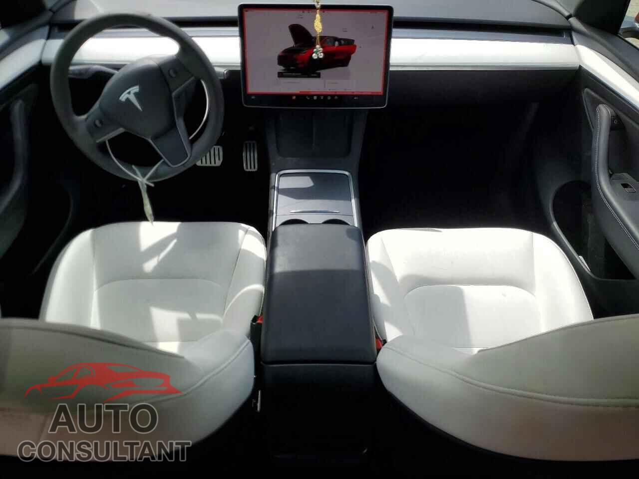 TESLA MODEL Y 2024 - 7SAYGDEF7RF043500