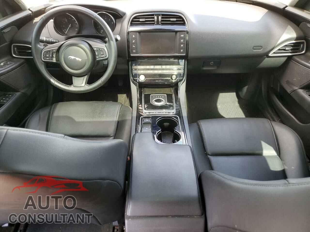 JAGUAR XE 2017 - SAJAJ4BVXHA951833