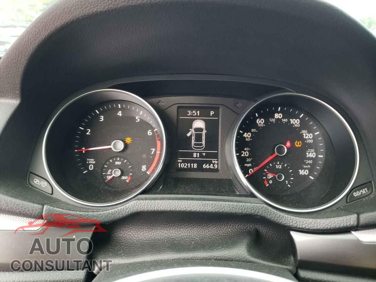 VOLKSWAGEN PASSAT 2018 - 1VWAA7A30JC021561