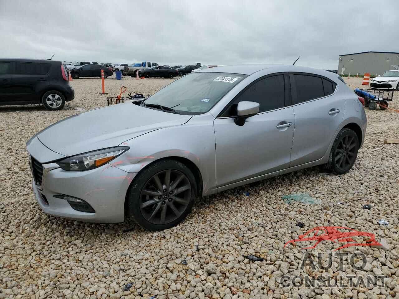MAZDA 3 2018 - 3MZBN1L30JM275241