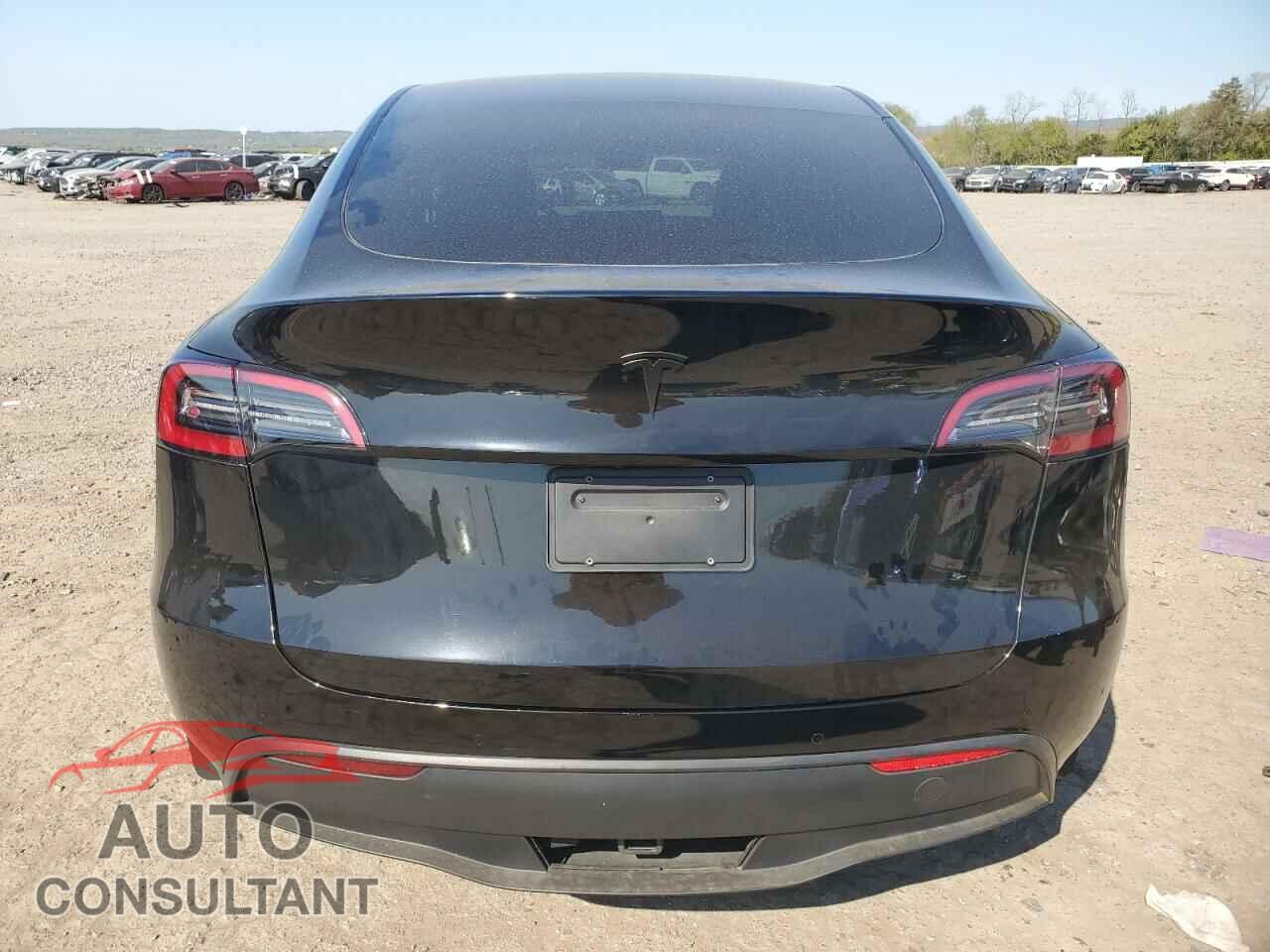 TESLA MODEL Y 2021 - 5YJYGAEE3MF298558