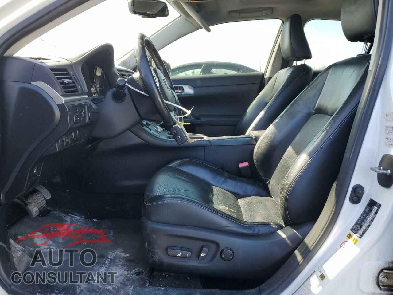 LEXUS CT 200 2011 - JTHKD5BH1B2001029
