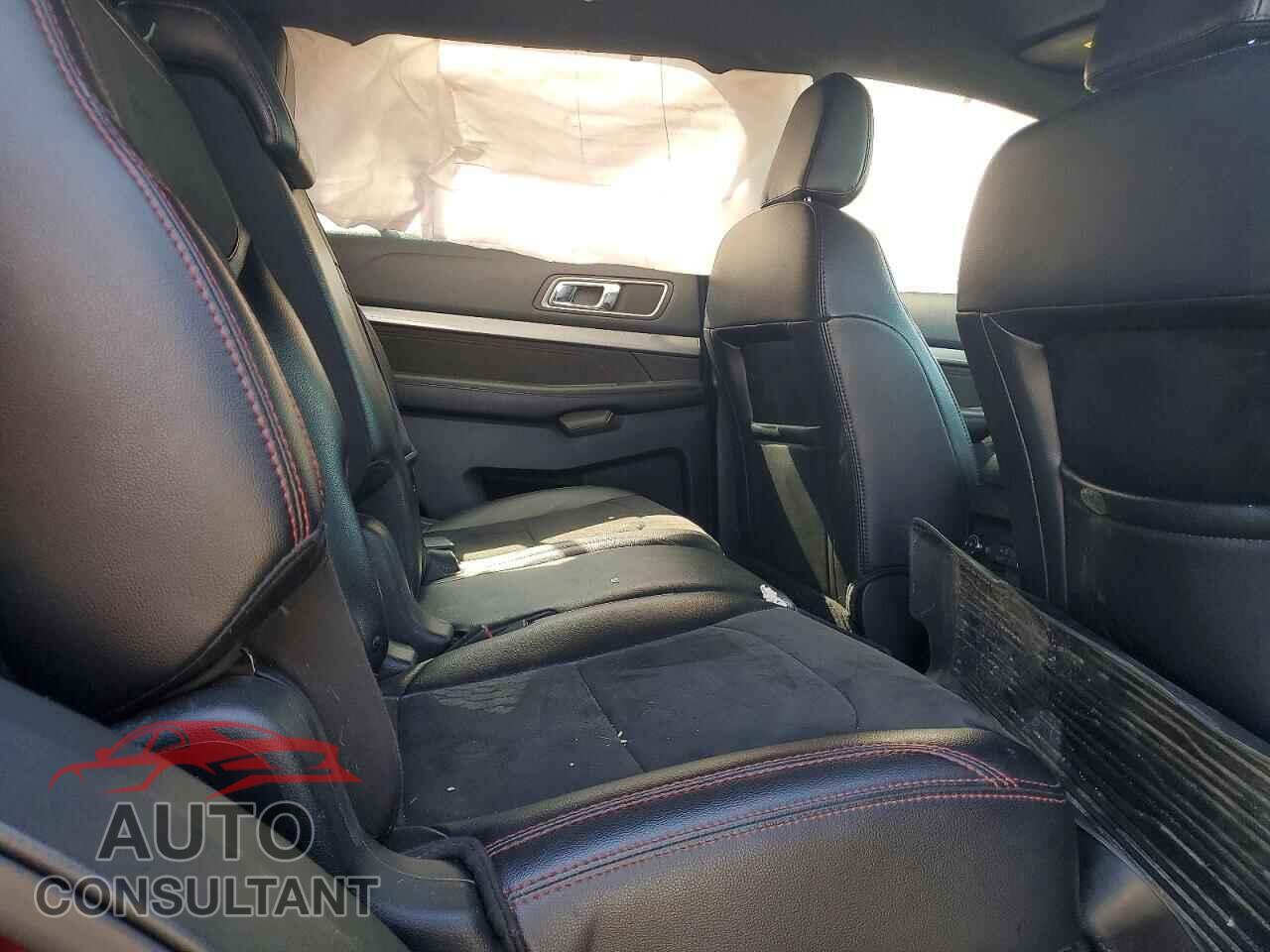 FORD EXPLORER 2018 - 1FM5K7D80JGB77130