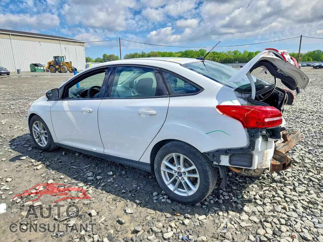 FORD FOCUS 2015 - 1FADP3F22FL384092