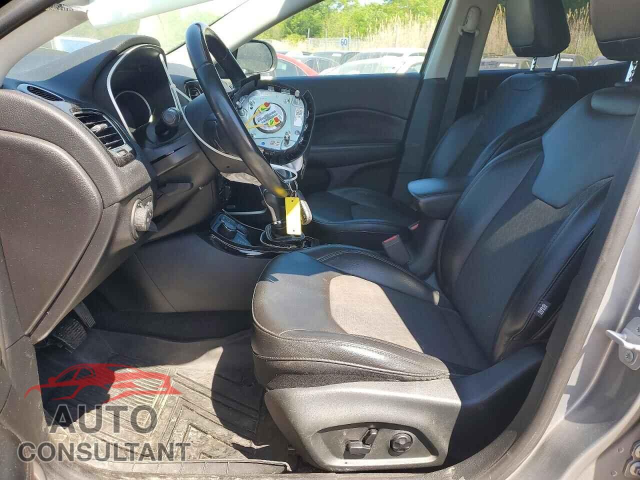 JEEP COMPASS 2019 - 3C4NJDBB3KT750409