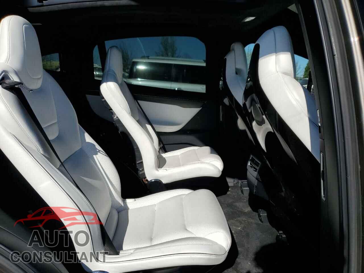 TESLA MODEL X 2016 - 5YJXCBE48GF007867