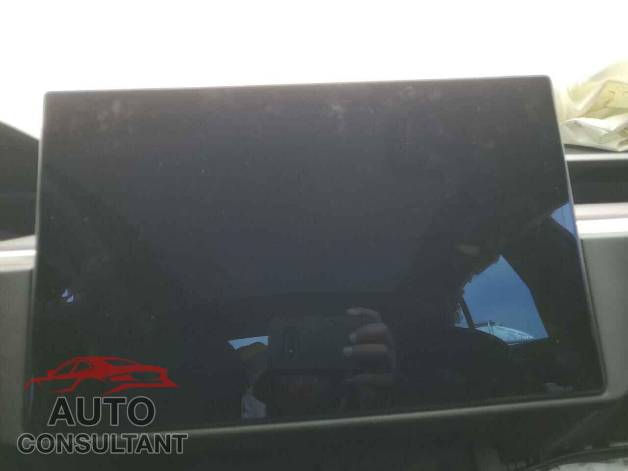 TESLA MODEL S 2023 - 5YJSA1E57PF528386