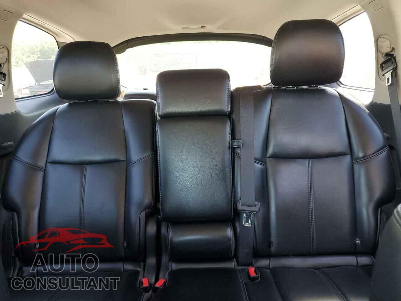 NISSAN PATHFINDER 2017 - 5N1DR2MM8HC663211