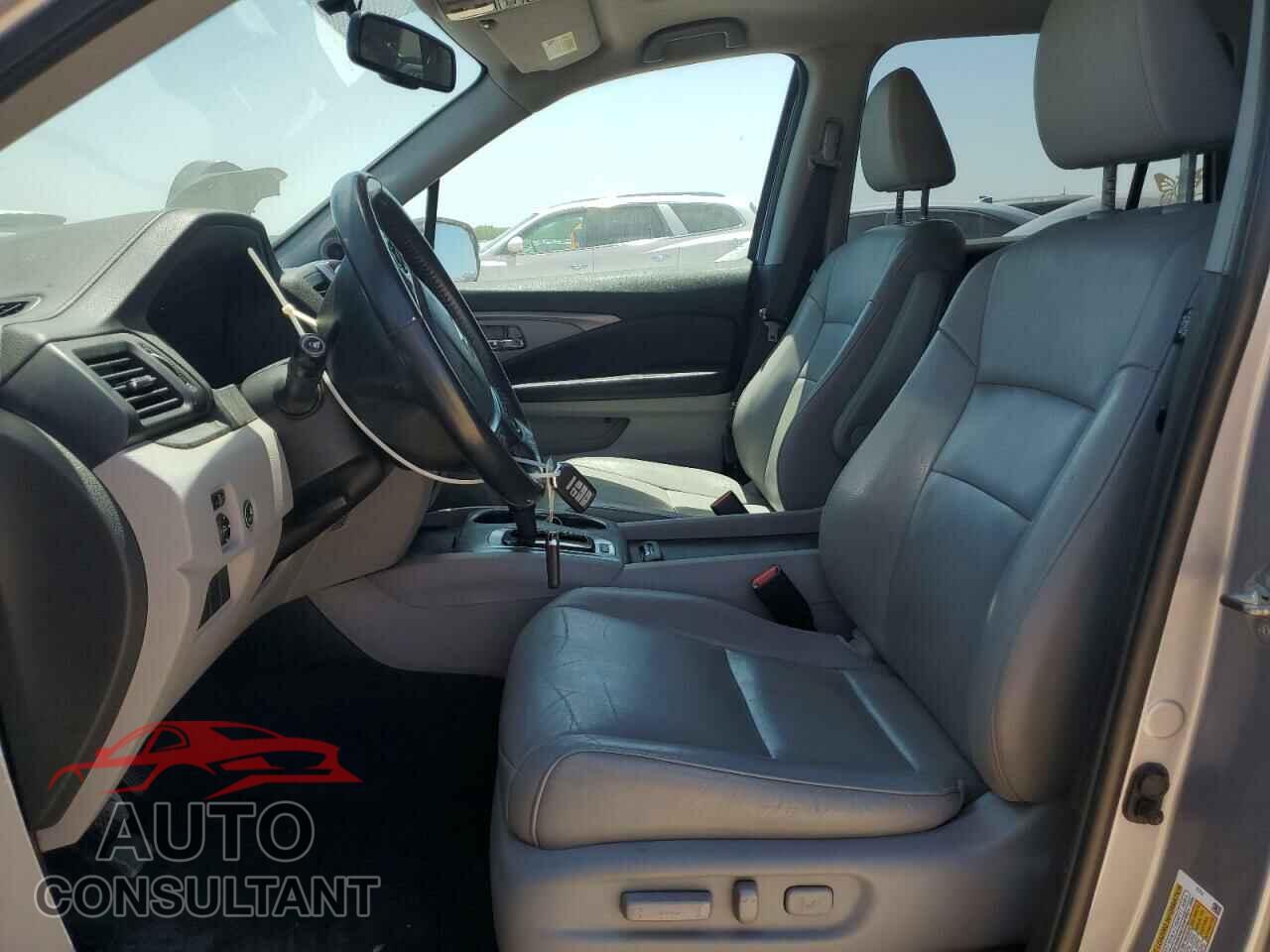 HONDA PILOT 2018 - 5FNYF5H55JB027096