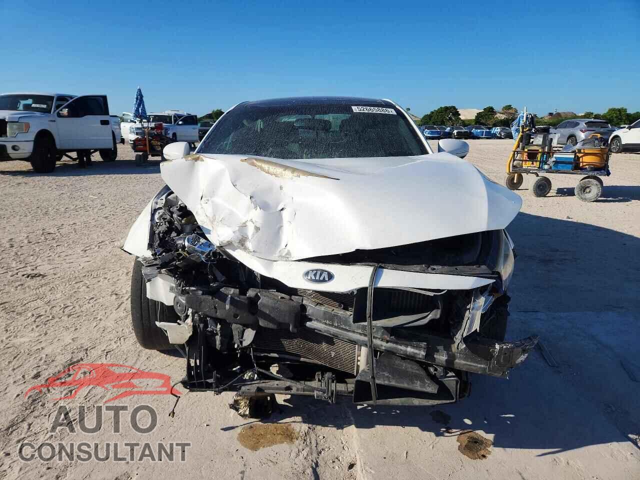 KIA OPTIMA 2013 - 5XXGR4A62DG218928