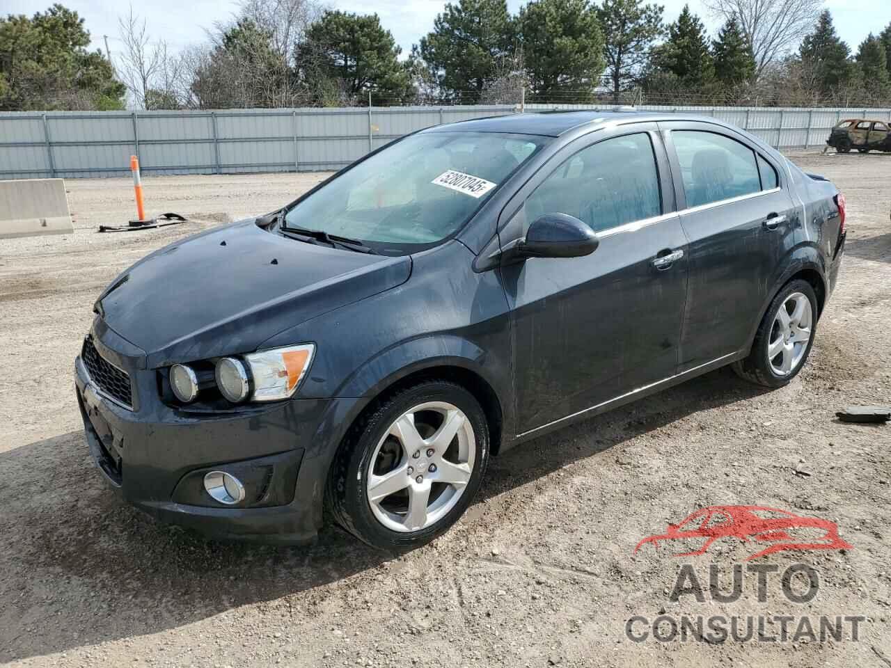 CHEVROLET SONIC 2015 - 1G1JE5SB0F4104712