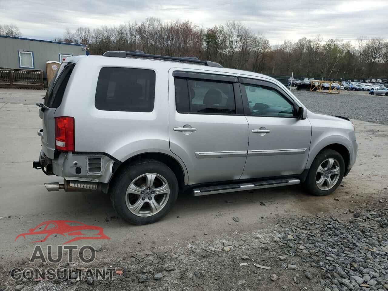 HONDA PILOT 2013 - 5FNYF4H52DB008035