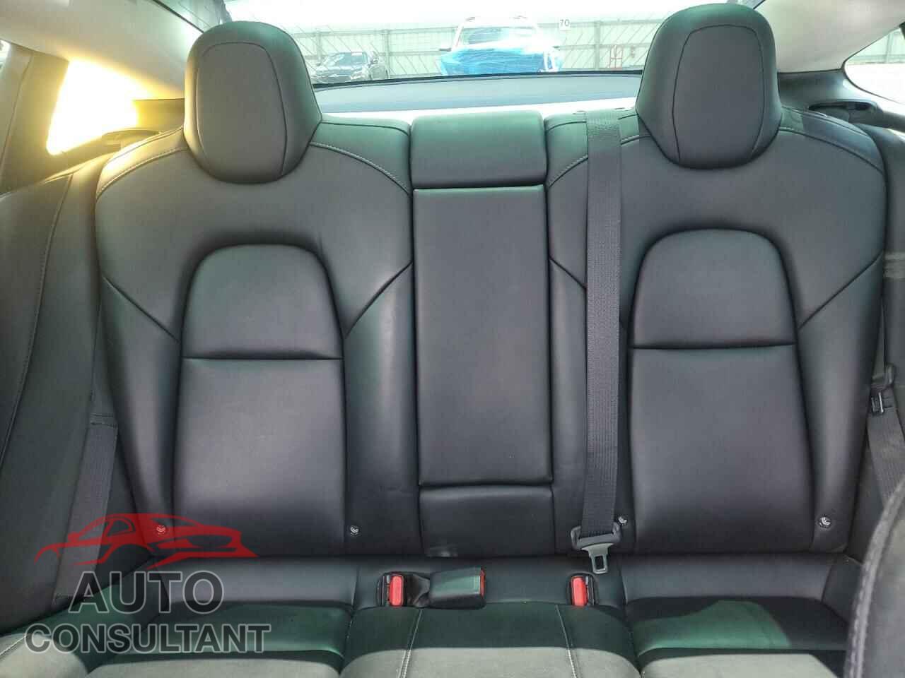 TESLA MODEL 3 2018 - 5YJ3E1EBXJF129977