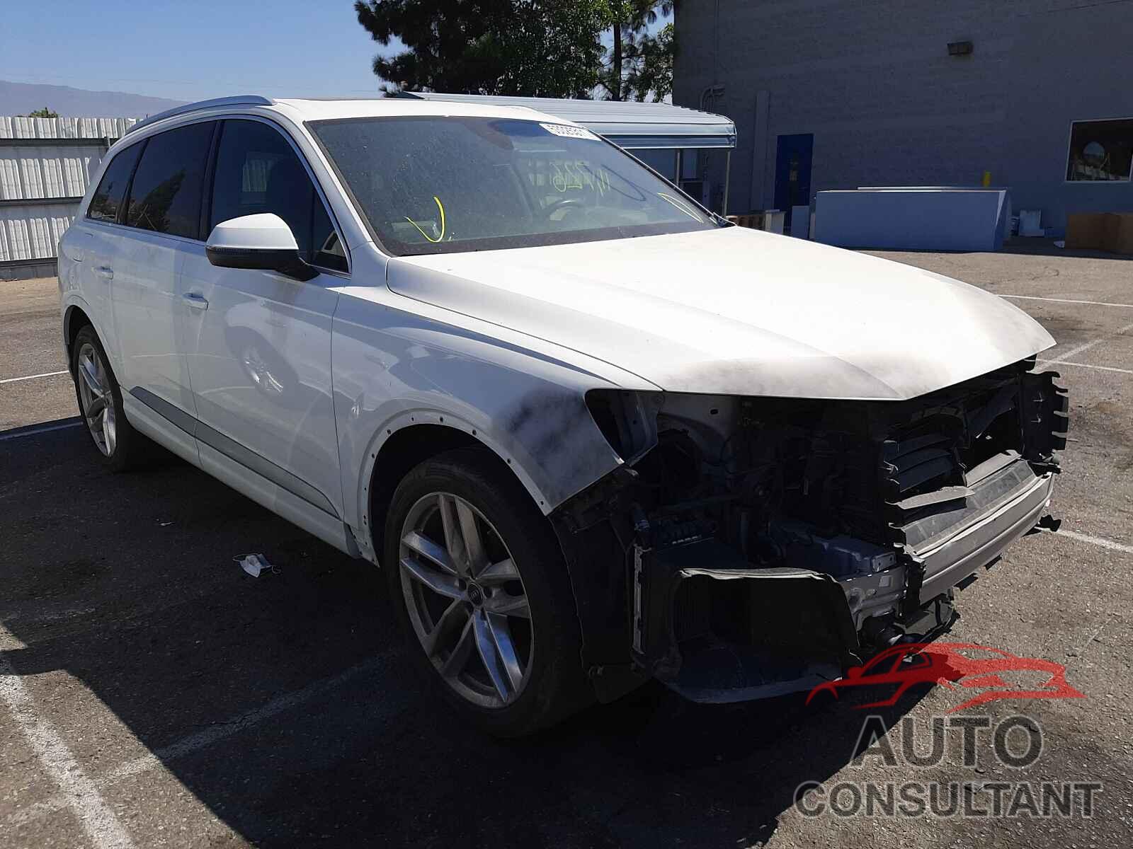 AUDI Q7 2018 - WA1VAAF7XJD020354