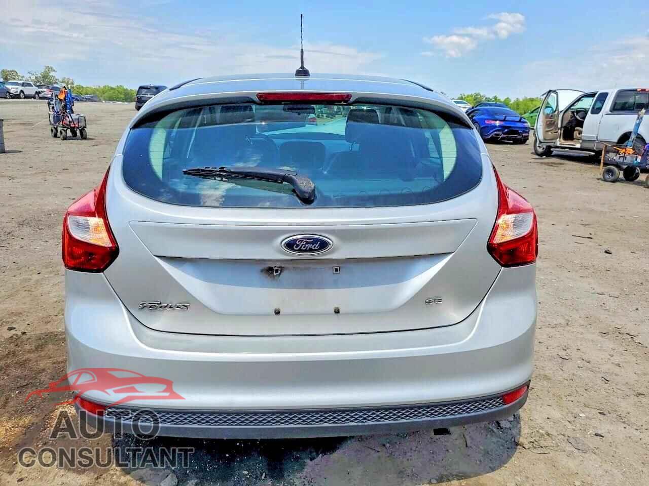 FORD FOCUS 2012 - 1FAHP3K2XCL193121