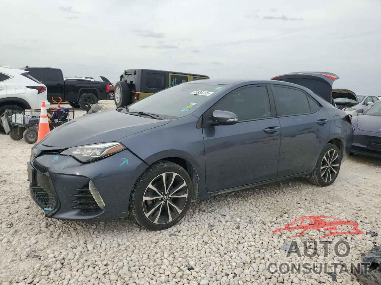 TOYOTA COROLLA 2018 - 5YFBURHE2JP815177