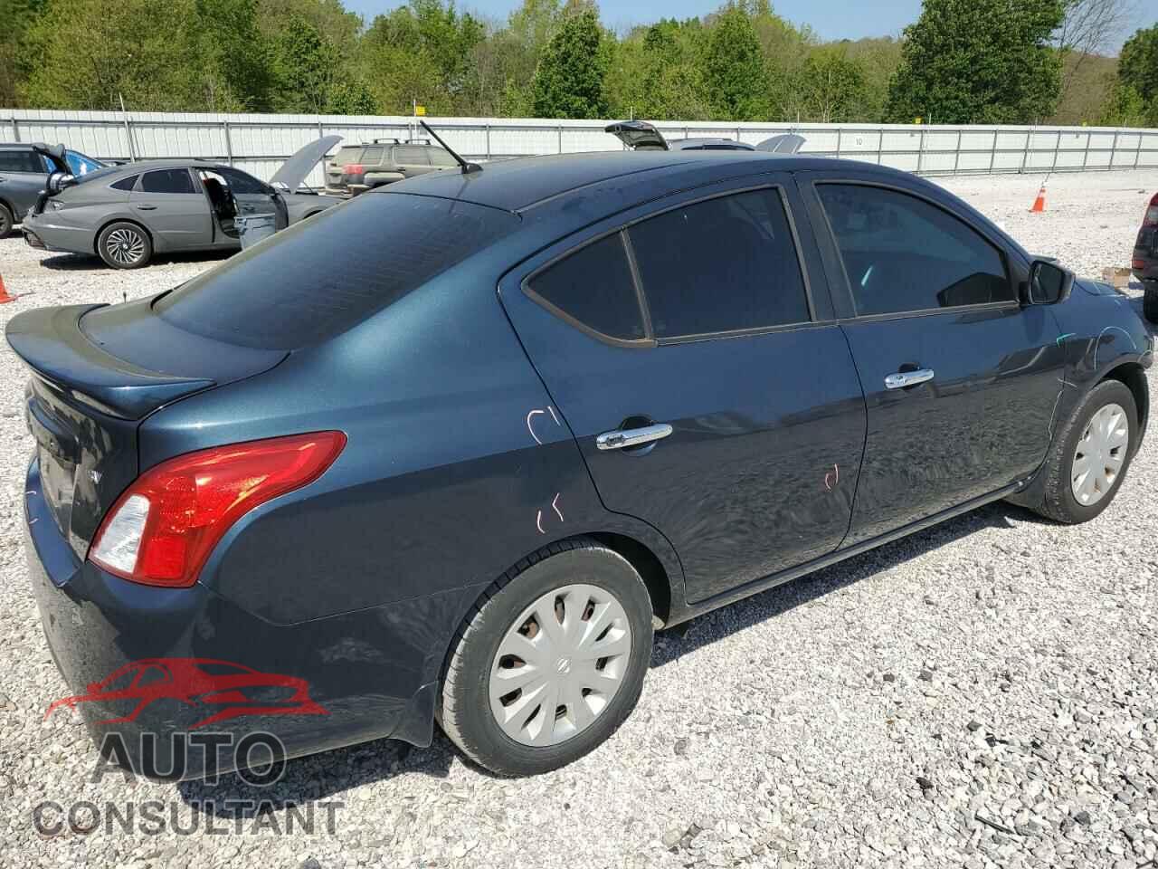 NISSAN VERSA 2017 - 3N1CN7AP1HL899701