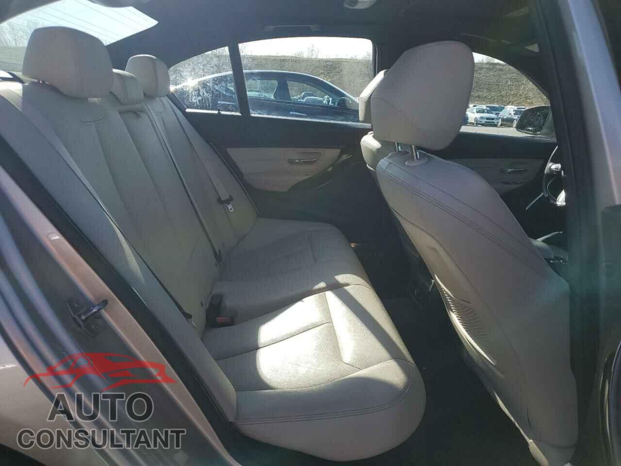 BMW 3 SERIES 2015 - WBA3B1C55FK139443