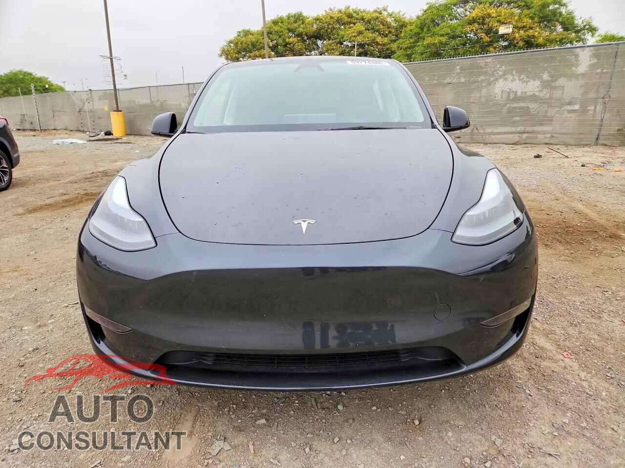 TESLA MODEL Y 2025 - 7SAYGDED0SF253523